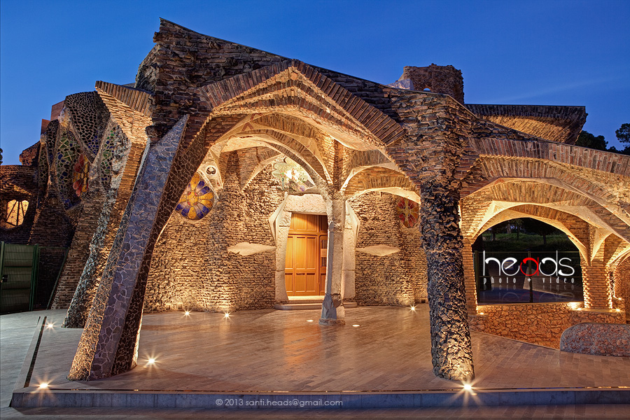 Cripta_Colonia_Guell_3