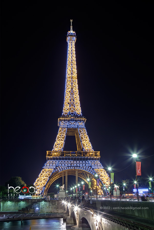 Nocturna_Torre_Eiffel_3