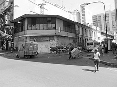 2437021377_372d7b11e4_m