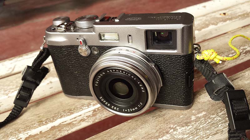 fuji_x100_sin_tapa