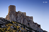 Castillo_de_Qu_ribus_1.jpg