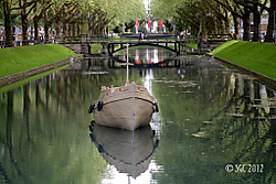 Canal_de_Ko_776_nigsallee-Du_776_sseldorf.jpg