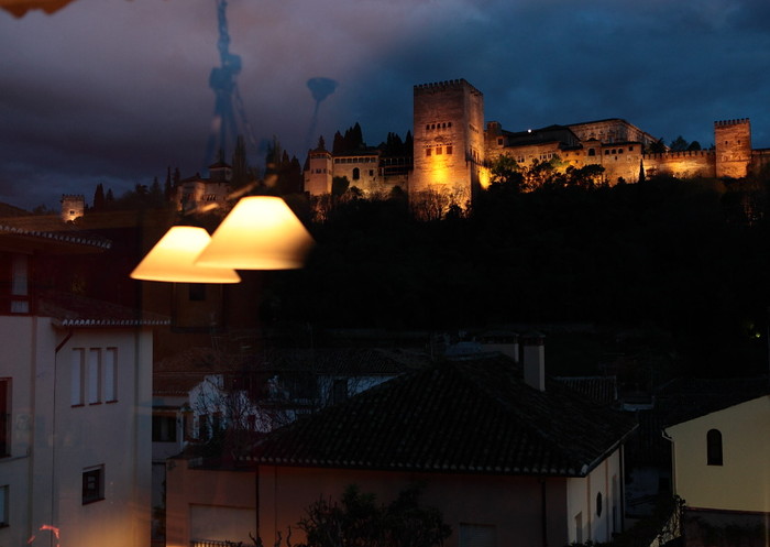 Alhambra_desde_un_interior001