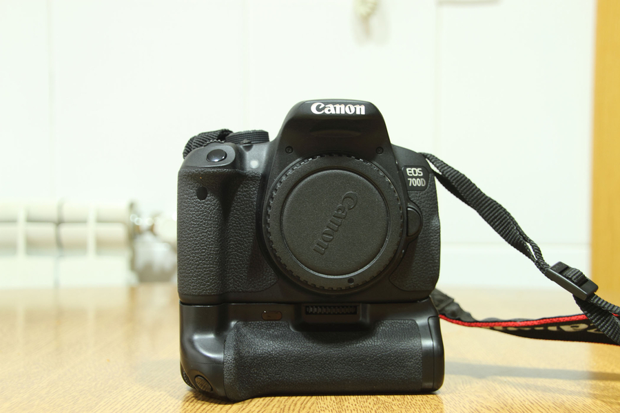 CANON 700D