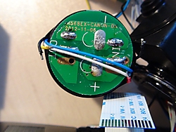 11_Marca_Canon_en_PCB_condensador_Cables_desoldados_para_poder_medir_estado_condensador.JPG