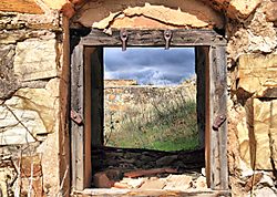 A_Traves_de_la_ventana.jpg