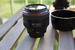 Canon_85_1_2_II-03_s.jpg