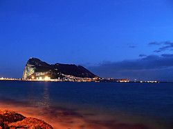 Gibraltar_nocturno1.jpg