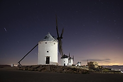 Molinos_de_Consuegra_pequena.JPG