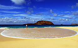 Playa_de_las_Conchas_-_copia1.jpg