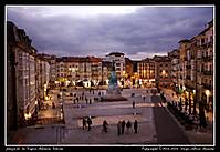 Plaza_de_la_Virgen_blanca_Vitoria.jpg
