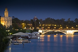 Sevilla_puente_de_Triana_8_HDTV_720_.jpg