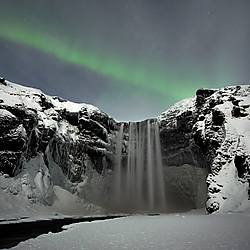 Skogafoss-Aurora_.jpg