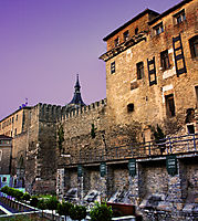 anocheciendo_en_la_muralla_de_Vitoria.jpg