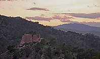 Castillo_de_Santa_Catalina_del_Monte_-_HDR.jpg