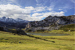 LagoAsturias.jpg