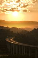 Puesta_de_sol_sobre_viaducto_800x600_.jpg