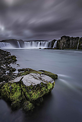 cascada_vertical_verde_azul_redu.jpg