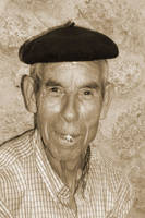 Hombre_fumando_candelario_salamanca_julio_2006_virada_400x600.jpg