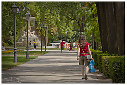 Paseo_por_Retiro_by_Mark_B_Duncan.jpg