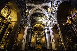 Basilica_de_San_Miguel_red.jpg
