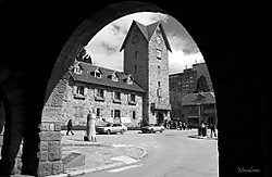 Centro_Civico_Bariloche_BW.jpg
