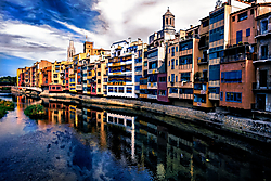 Girona_y_el_rio_Onyar.jpg