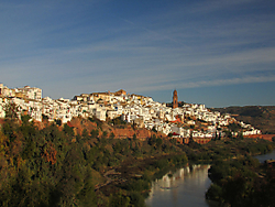 Guadalquivir_pasando_por_Montoro.jpg