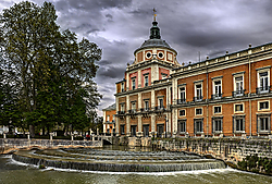 Palacio_Real_de_Aranjuez_-_2.jpg