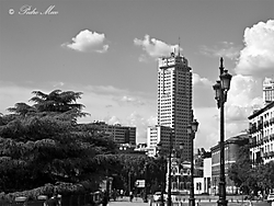 torre_Espa_a_B_W.jpg